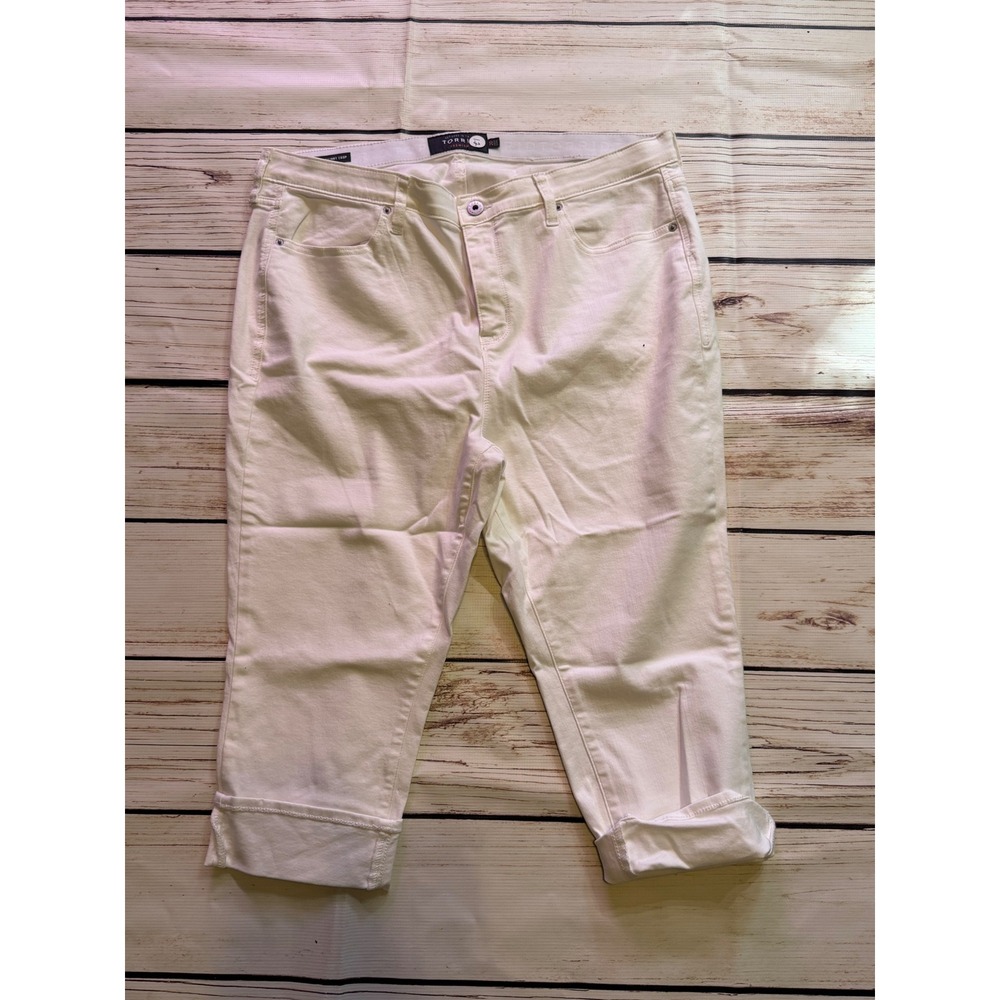 Torrid Premium White‎ Denim Capri Jeans Size 20 Cuffed Cropped Stretch Pants